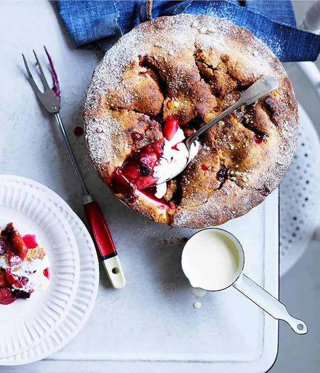 Apple and blackberry pandowdy