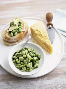 Broad beans with pecorino