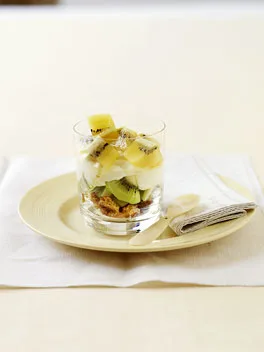 Kiwifruit and yoghurt trifle