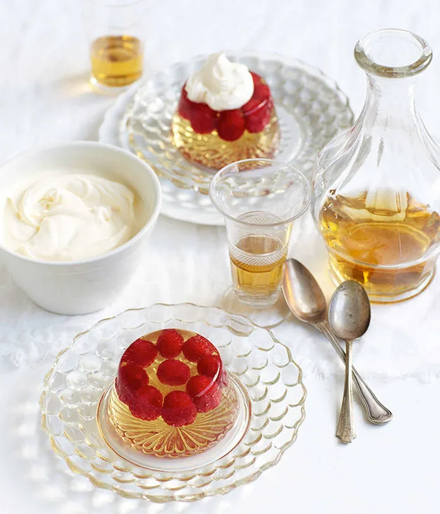 Champagne jelly with raspberries