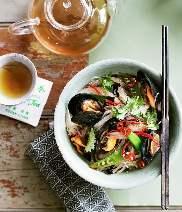 Stir-fried bean thread noodles with black bean and chilli mussels