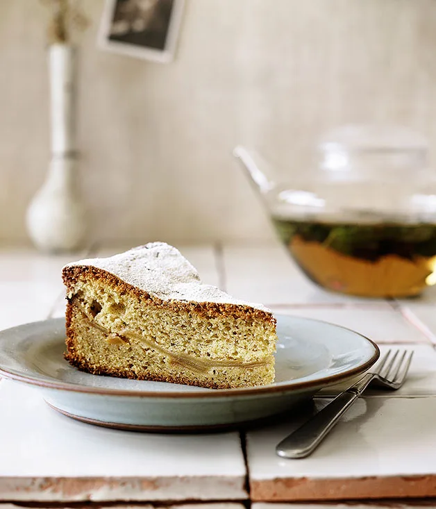 Apple tea cake