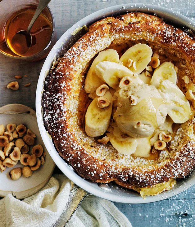 Puffed pancake with honey-malt ice-cream and bananas