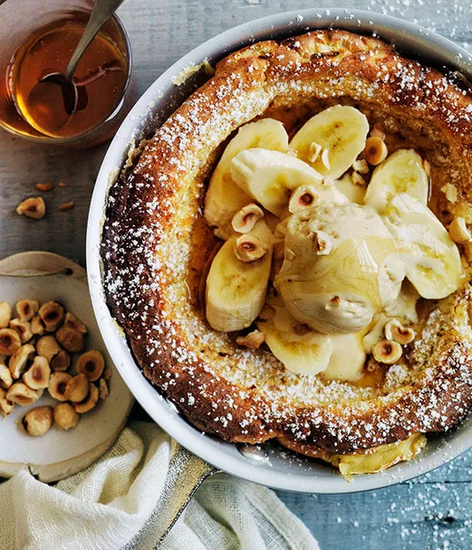 Puffed pancake with honey-malt ice-cream and bananas