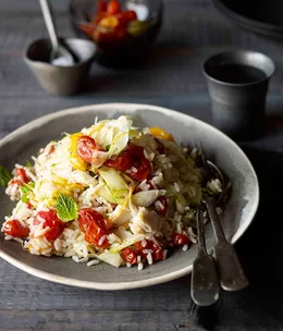 Scorched tomato and rice salad with crab and fennel