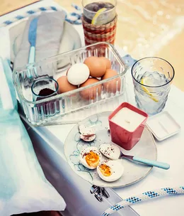 Boiled eggs with tahini-yoghurt and sumac