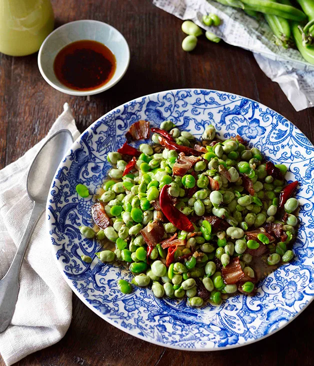 Stir-fried broad beans with Chinese bacon (La rou chao candou)