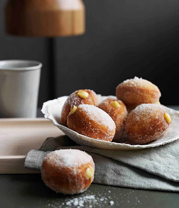 Beer doughnuts with pastry cream