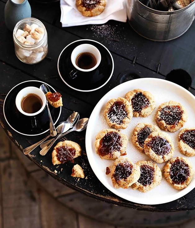 Marmalade and almond jammy dodgers