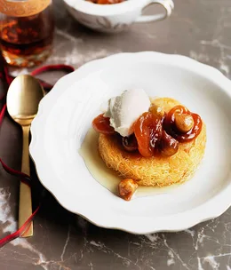 Semolina custard in kataifi with wild figs and Turkish apricots