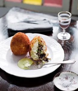 Arancini di riso con funghi (Mushroom arancini)