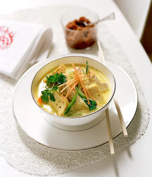 Spicy chicken laksa