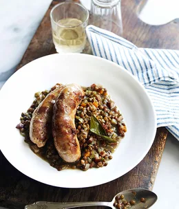 Hand-cut pork sausages with Muscadet