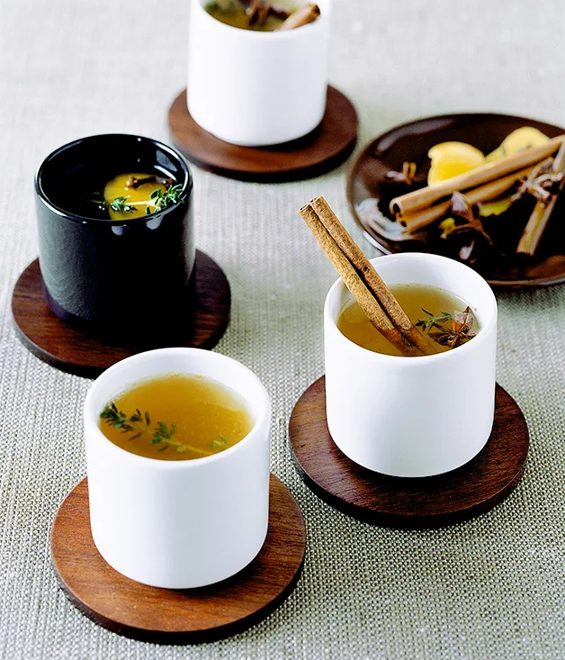 Mulled white wine