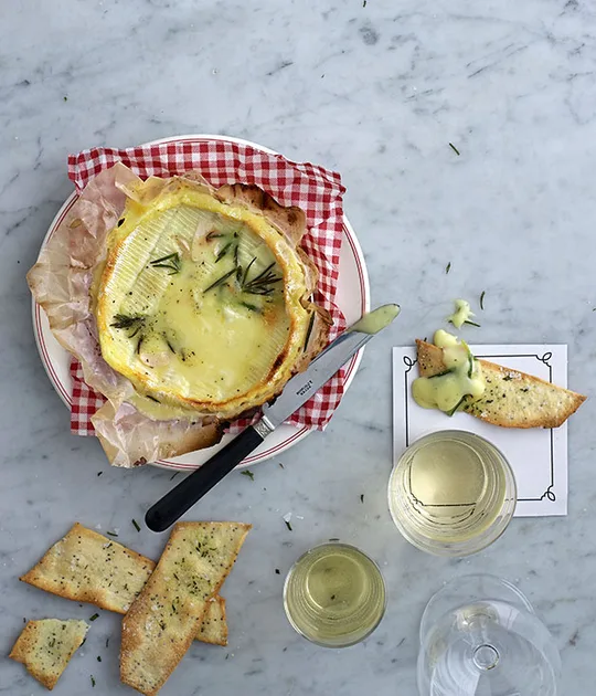 Baked Cheese with Rosemary and Poppyseed Crackers