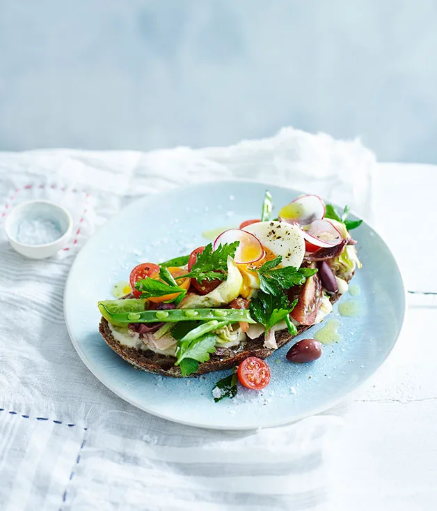 Spring tartines Niçoises
