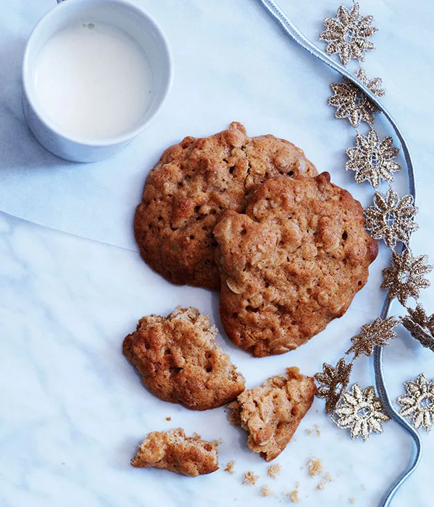 Spiced ginger oat biscuits for dunking