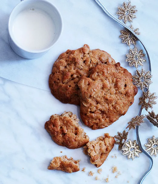 Spiced ginger oat biscuits for dunking