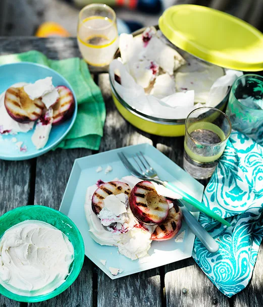 Grilled nectarines with raspberry meringue and yoghurt