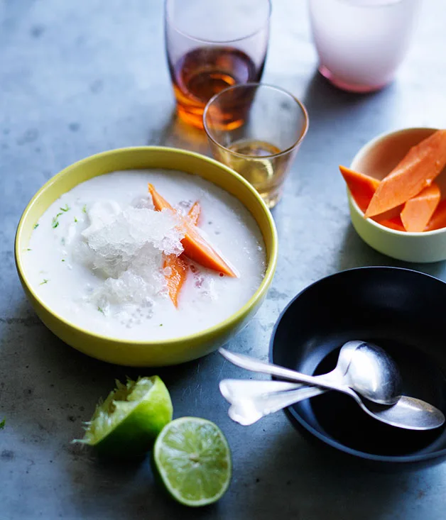 Young coconut and papaya bubble soup