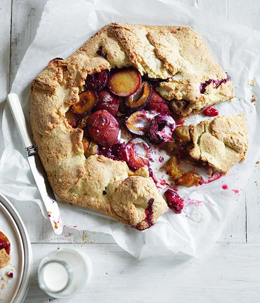 Plum crostata