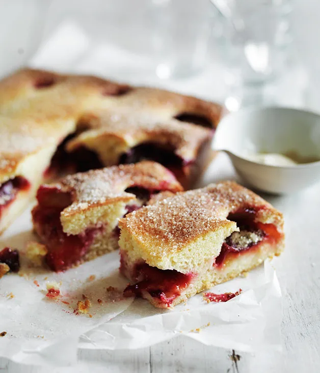 Plum torta with cardamom sugar