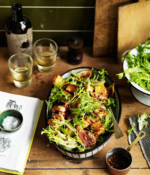 Frisée salad with roasted figs and pancetta croûtons