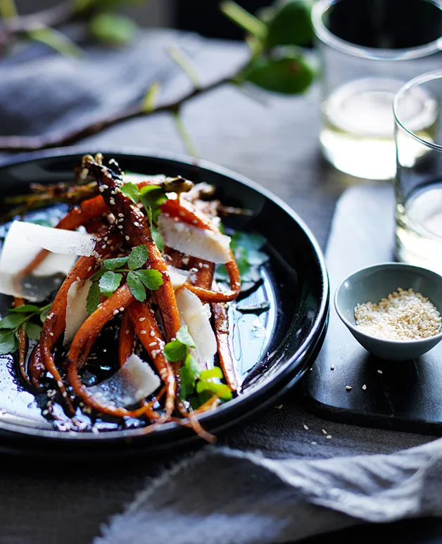 Roast carrots with honey, sesame and parmesan