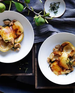 Baked apples with burnt cream