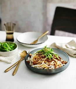 Minced pork noodles