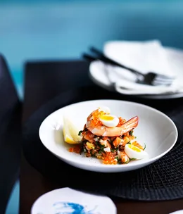 Salmon tartare with prawns