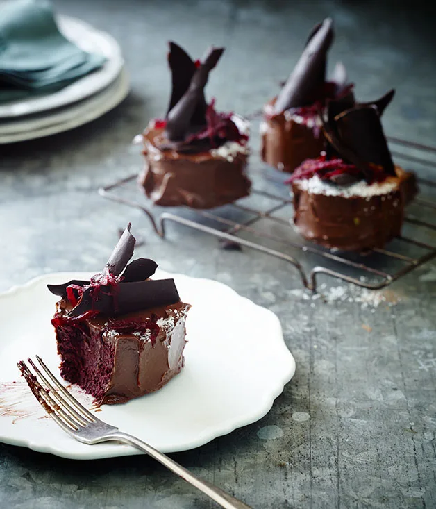 Beetroot chocolate mud cakes