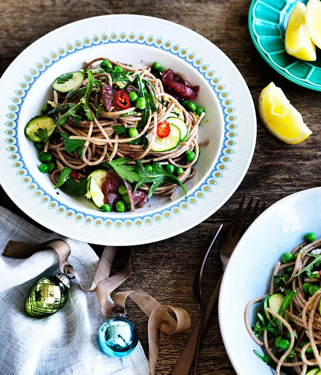 Tuna, zucchini and pea spaghetti