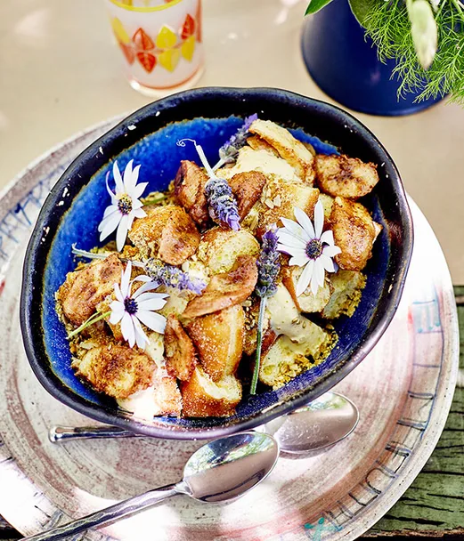 Cameroonian spiced banana gâteau