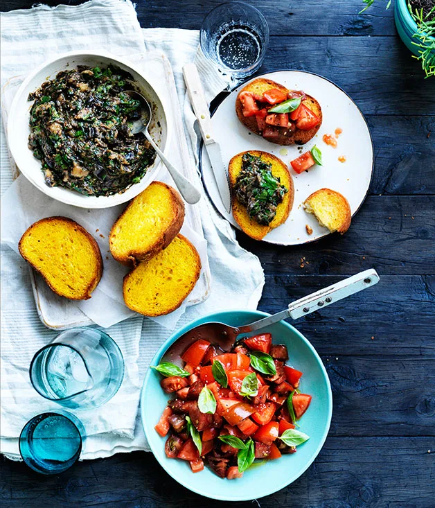 Butter-fried bread with tomatoes