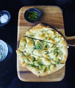 Hot Plates: Molto Italian, Kingston Foreshore