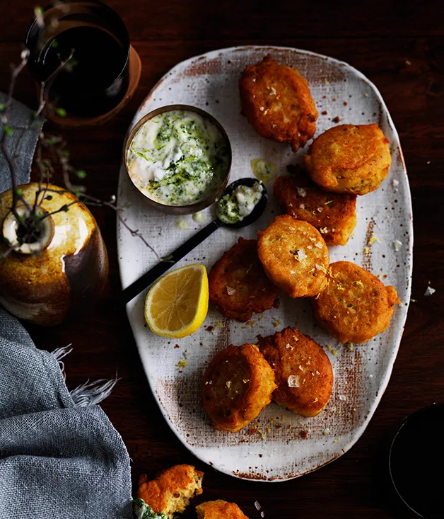 Red lentil fritters with green yoghurt