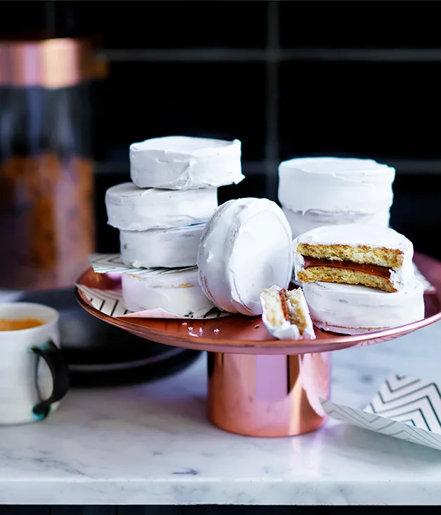 Alfajores meringue