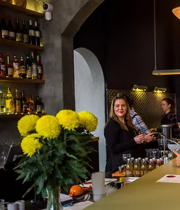Hot Plates: Bedford Street, Melbourne