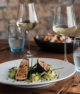 Hot Plates: Damon Amos opens Detour, Woolloongabba