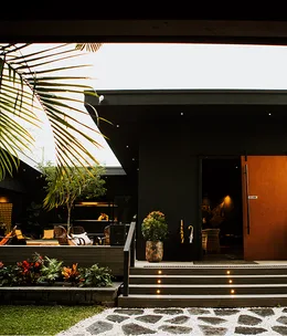 Hot Plates: Hong Sa Bar, Yandina