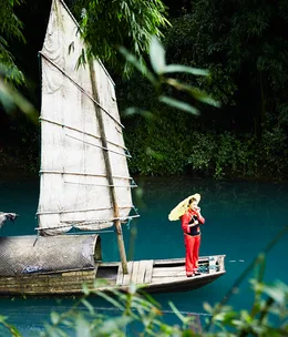Cruising the Yangzi River, where old meets new