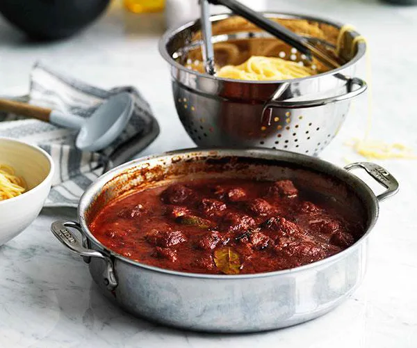 Spaghetti con polpette (Spaghetti with meatballs)