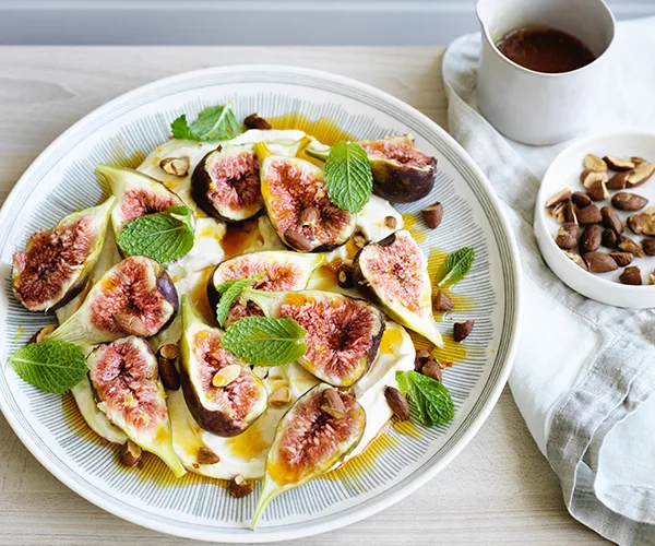 Figs with whipped ricotta, orange and mint