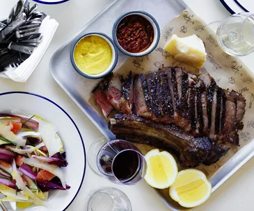 Rib-eye steak with chilli sauce