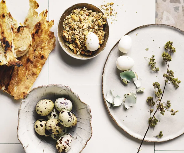 Dukkah with quail eggs and flatbread