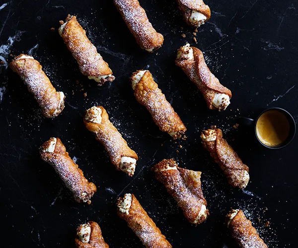 Roasted white chocolate and ricotta cannoli