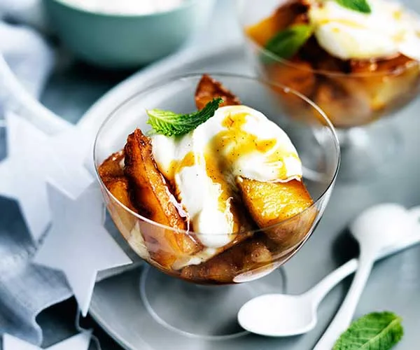 Caramelised pineapple with vanilla yoghurt