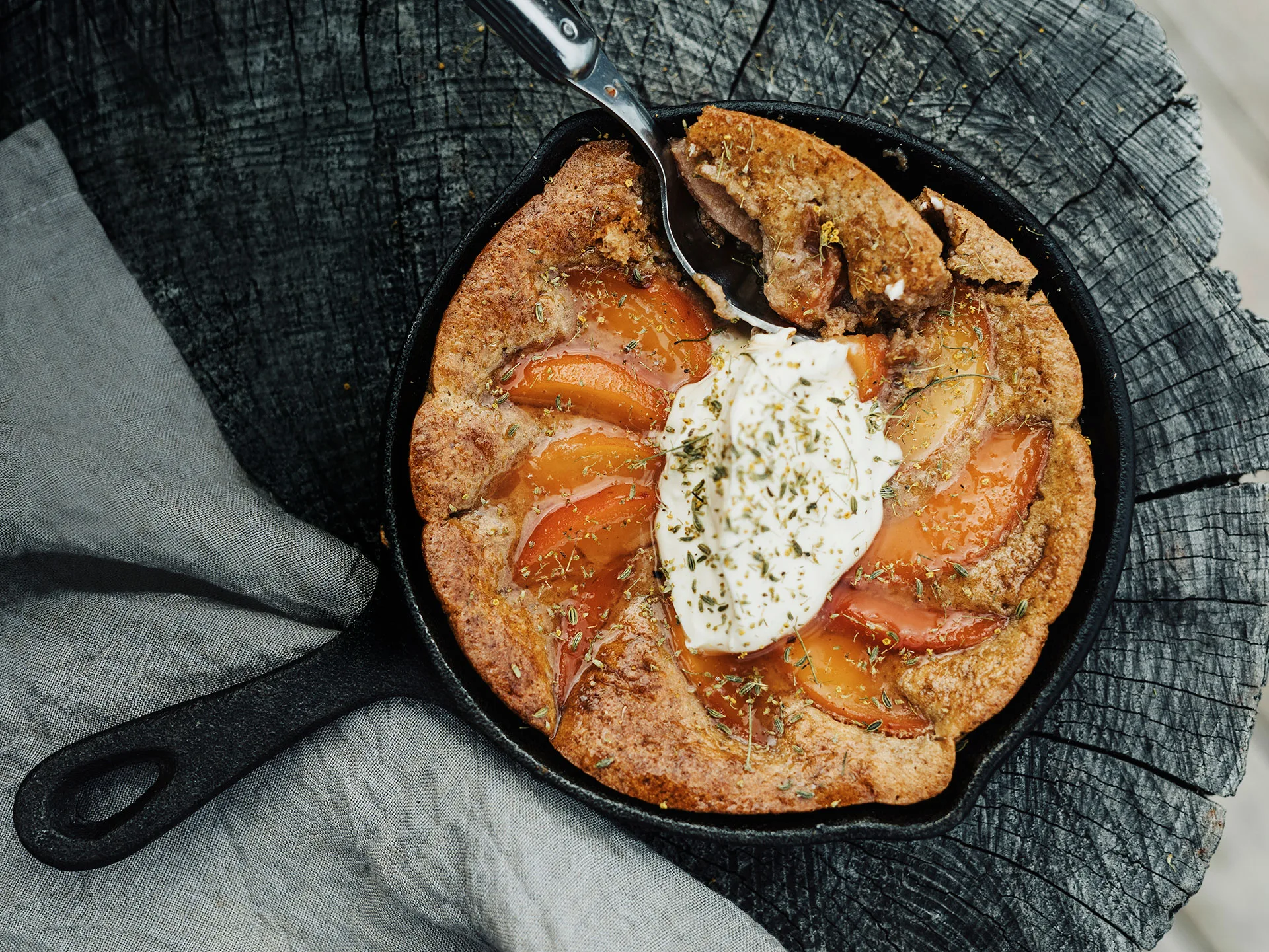 Walnut pudding with quince and fennel pollen