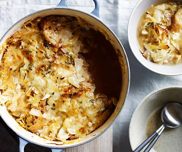 Bread and cabbage soup with Fontina and thyme